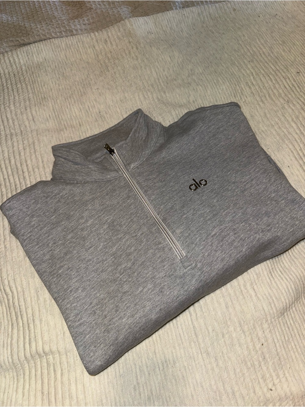 Alo Quarter-Zip Pullover in Heather Gray